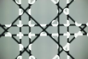 Jak wybrać żarówki do nowej lampy? Żarówki LED E27 i  E14