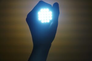 Żarówki które się nie nagrzewają. Zalety żarówek LED. Maxi oświetlenie