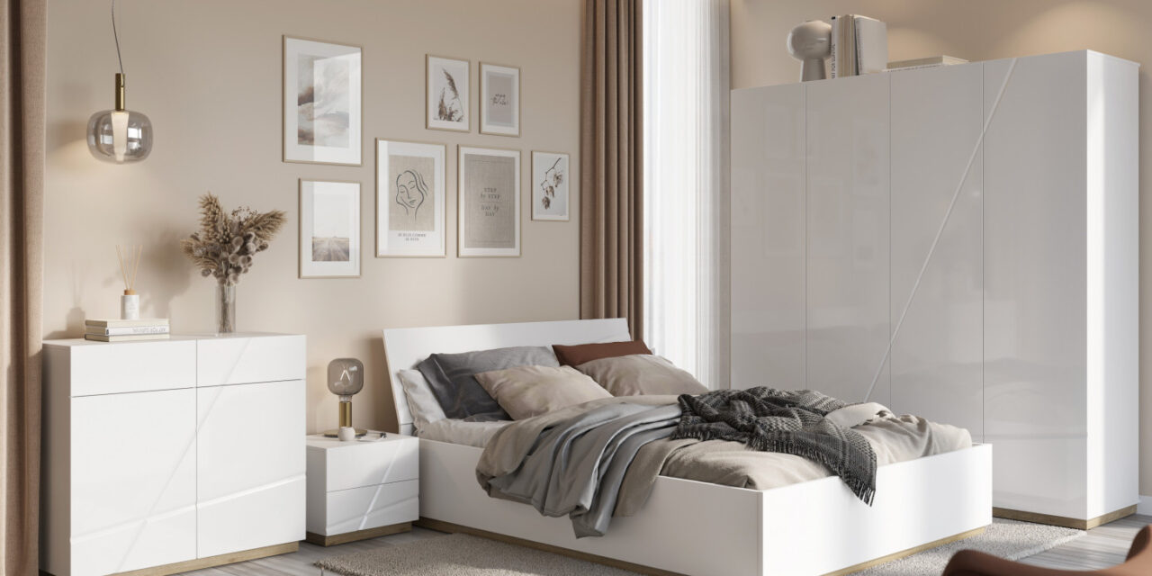 Wskazówki jak urządzić nowoczesną, białą sypialnię